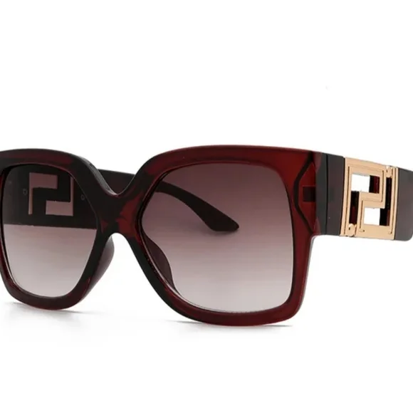 Designer Tortoise Shell Sunglasses - Picture 3 of 3